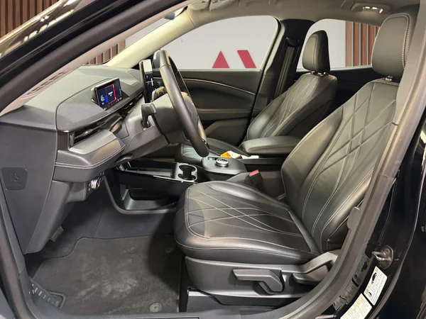 Ford Mustang-Mach-E (2021) — foto 4 van 29