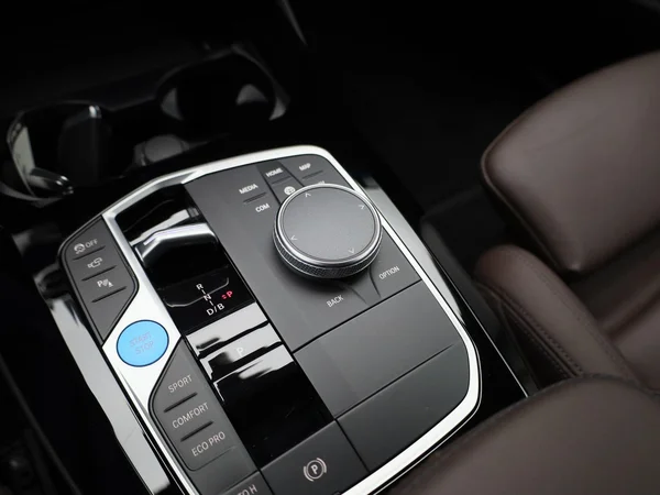 BMW iX3 (2023) — foto 16 van 55