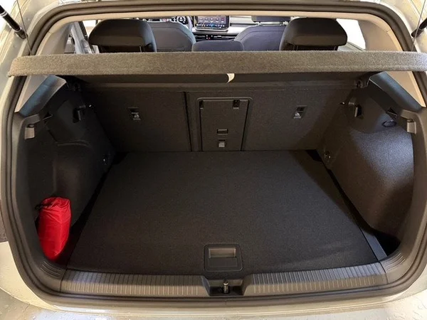 VOLKSWAGEN Golf VIII (2026) — foto 13 van 21
