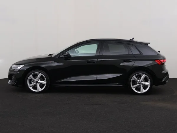 AUDI A3 Sportback (2025) — foto 13 van 18