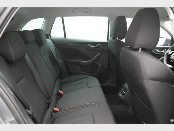 SKODA Scala (2024) — foto 18 van 25