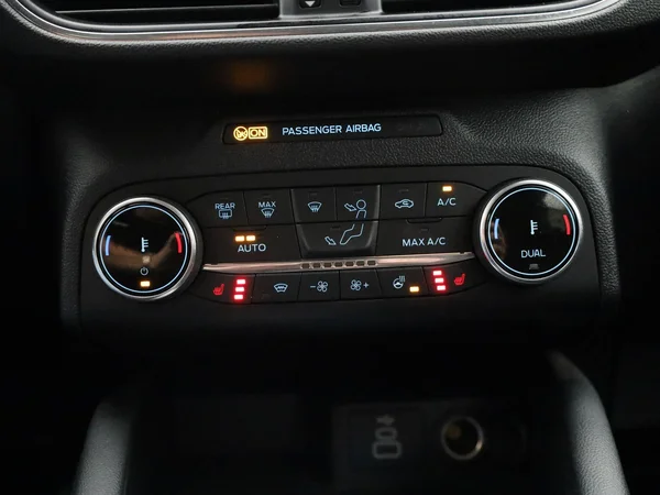 Ford Kuga (2022) — foto 13 van 40