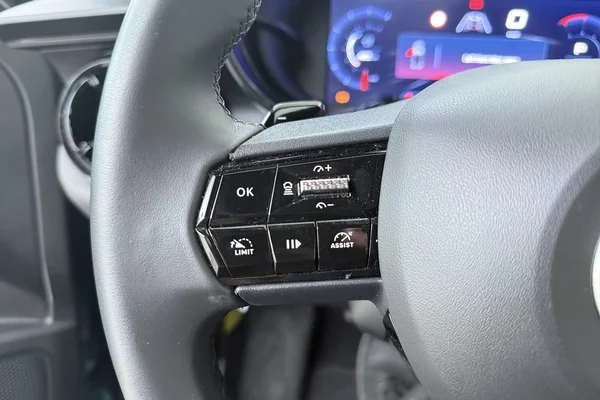 Alfa Romeo Junior (2025) — foto 6 van 19