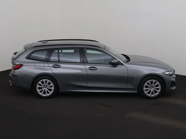 BMW 320 (2022) — foto 29 van 33