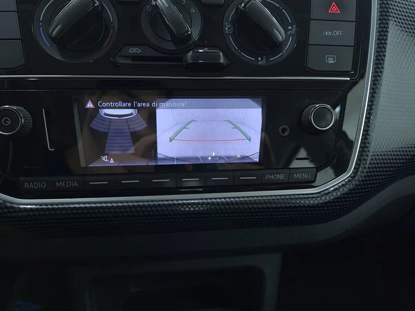 Volkswagen Up! (2022) — foto 5 van 23