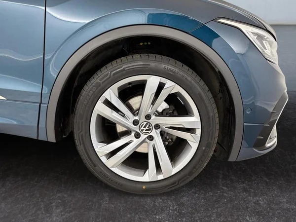 VOLKSWAGEN Tiguan (2023) — foto 17 van 17