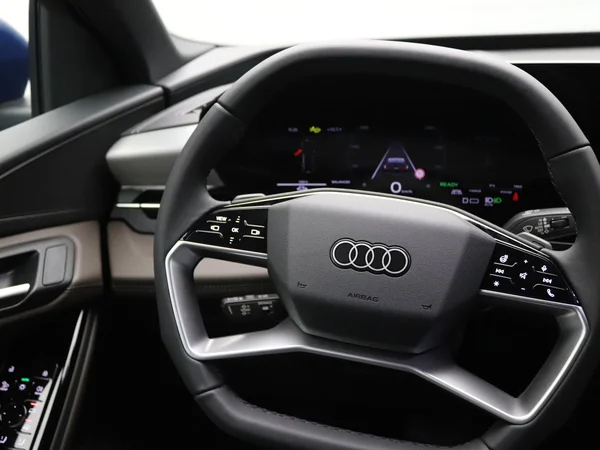 AUDI Q6 e-tron (2025) — foto 3 van 25