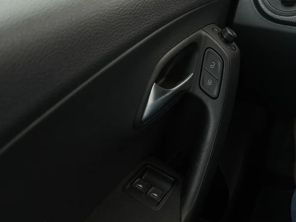 VOLKSWAGEN Polo (2017) — foto 13 van 20