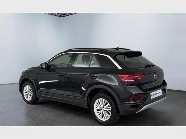 Volkswagen T-Roc (2022) — foto 12 van 15