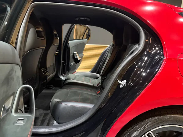 Mercedes-Benz A (2021) — foto 13 van 25