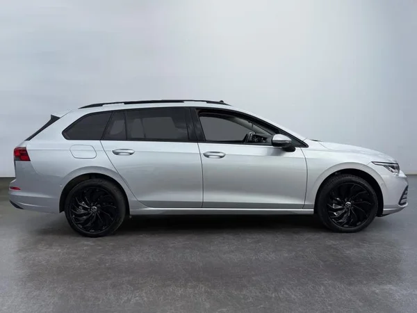 VOLKSWAGEN Golf Variant VIII Dsl (2023) — foto 24 van 28