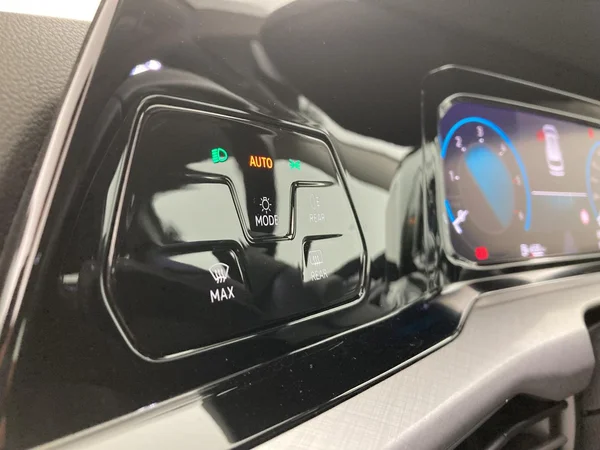 VOLKSWAGEN Golf Variant VIII (2021) — foto 11 van 36