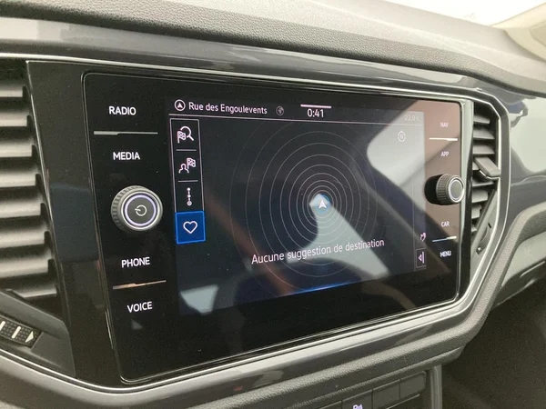 VOLKSWAGEN T-Roc (2021) — foto 6 van 36