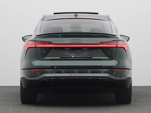 AUDI Q8 e-tron Sportback (2025) — foto 22 van 25