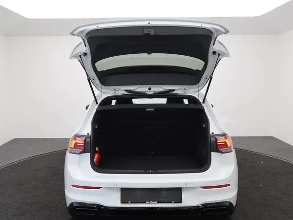 Volkswagen Golf (2024) — foto 13 van 22