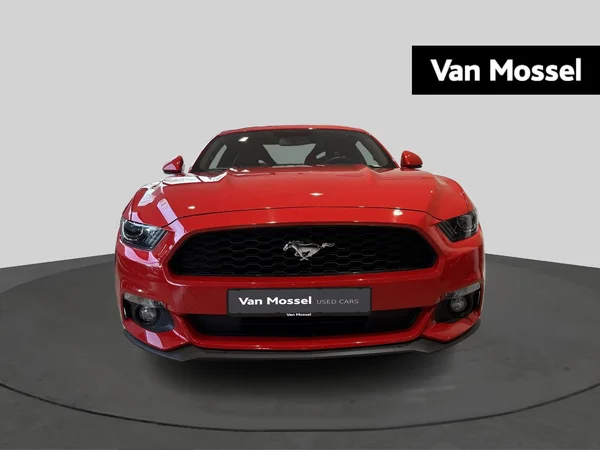 Ford Mustang (2017) — foto 12 van 21