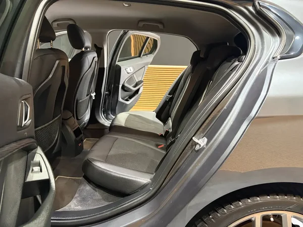 Bmw 118 (2020) — foto 9 van 22