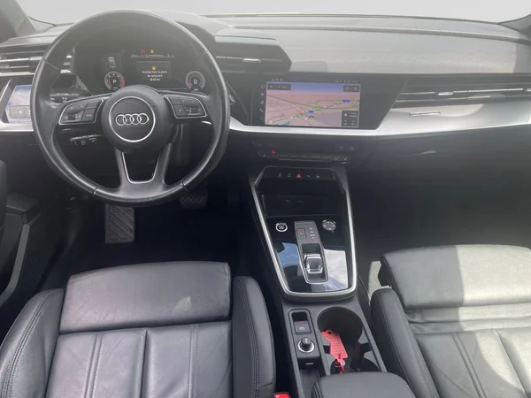 AUDI A3 Sedan (2023) — foto 3 van 21