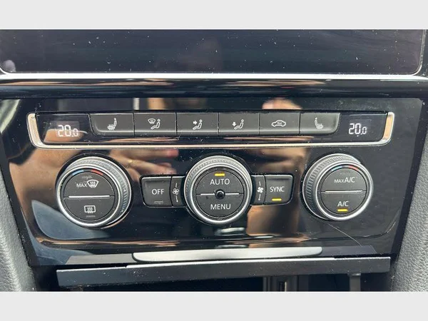 VOLKSWAGEN Golf VII (2019) — foto 8 van 31