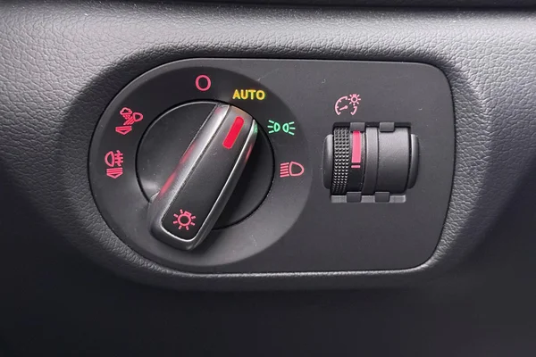 Audi Q3 (2018) — foto 18 van 47