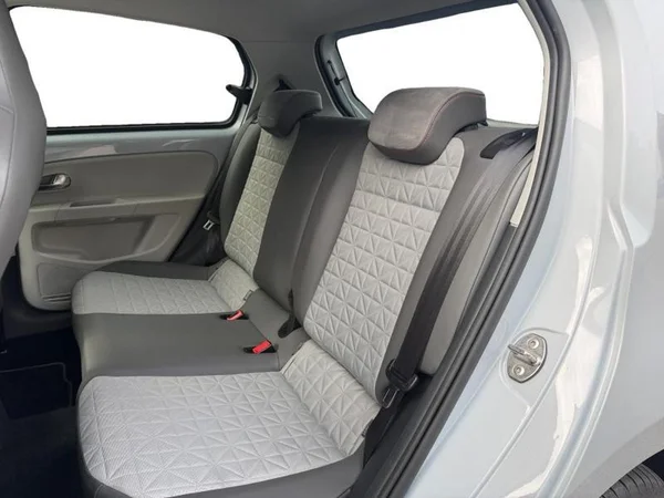VOLKSWAGEN Up! (2017) — foto 2 van 27