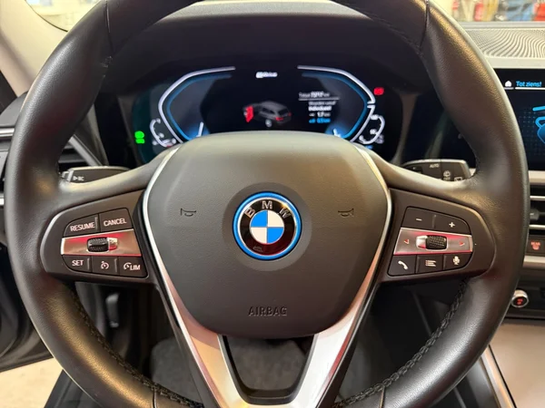 BMW 320 (2022) — foto 7 van 30