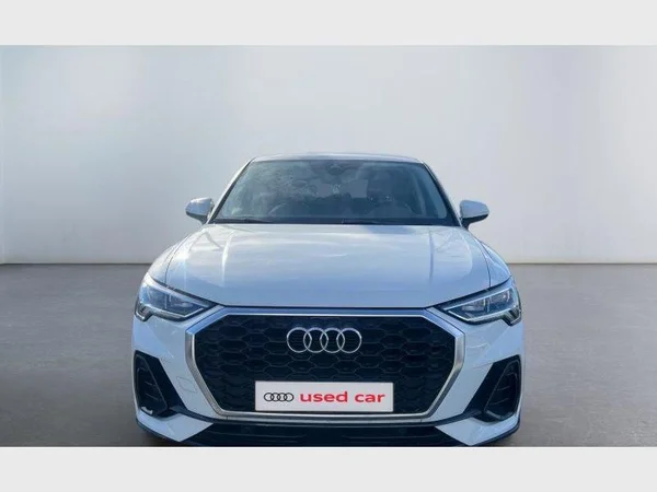Audi Q3 Sportback (2020) — foto 12 van 29
