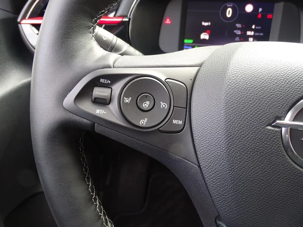 Opel Corsa-e (2023) — foto 15 van 29