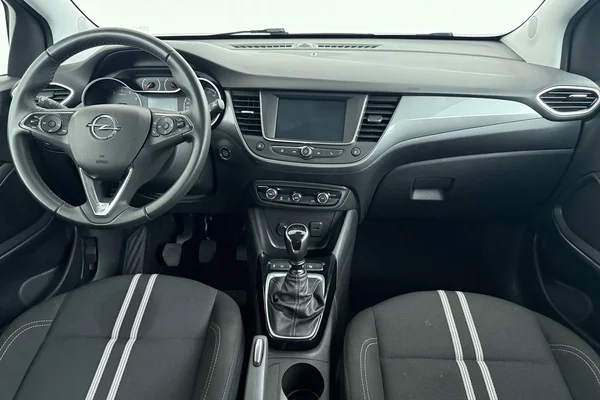 Opel Crossland (2023) — foto 16 van 34