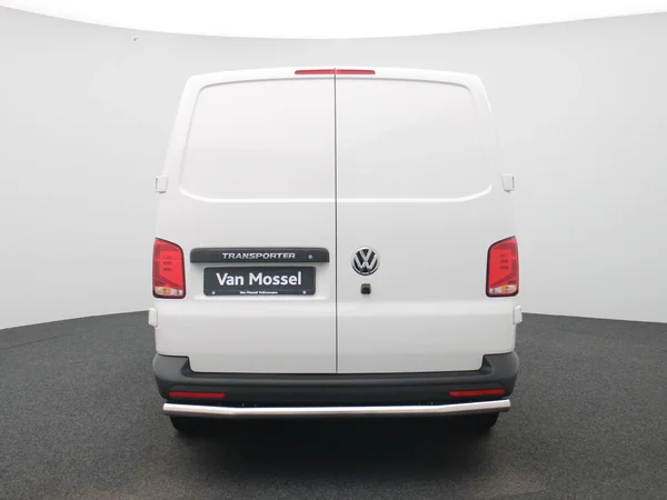 Volkswagen Transporter (2023) — foto 34 van 38