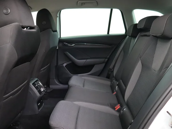 SKODA Octavia Combi (2024) — foto 3 van 17