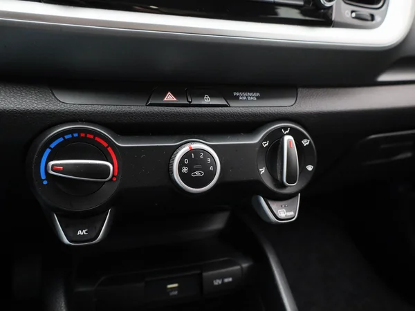Kia Stonic (2023) — foto 15 van 34