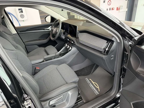 Škoda Kodiaq — foto 2 van 25
