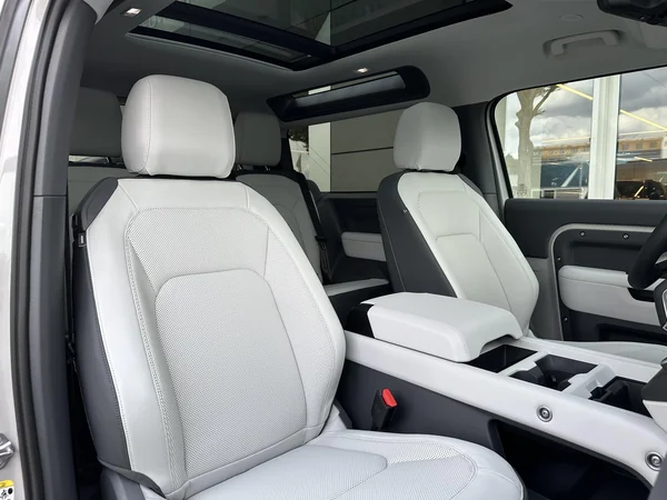 Land Rover Defender (2026) — foto 23 van 33