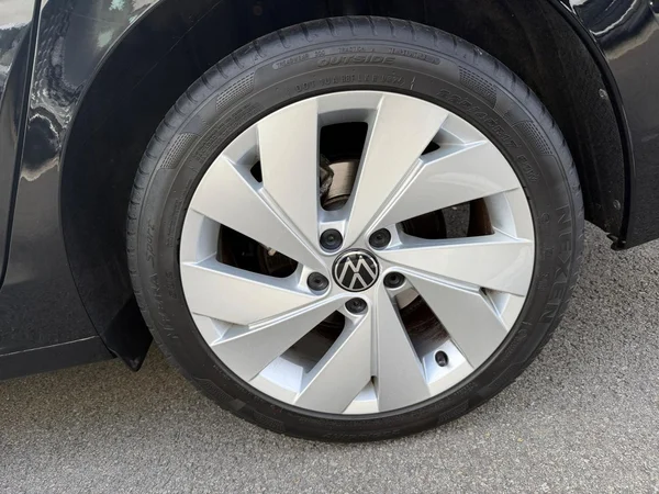 VOLKSWAGEN Golf VIII SW (2024) — foto 15 van 22