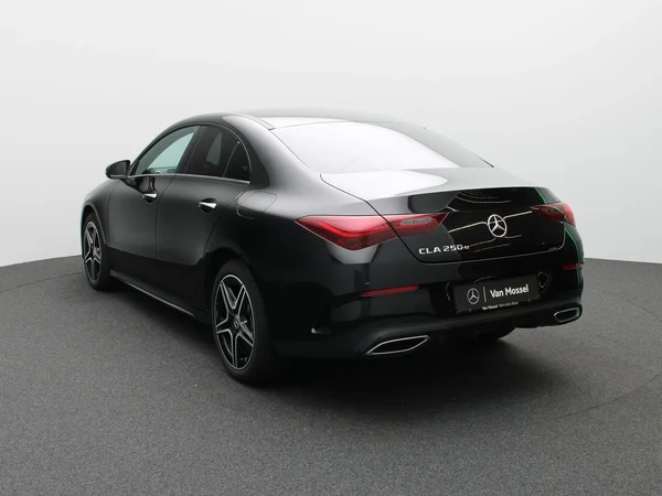 Mercedes-Benz CLA (2024) — foto 12 van 27