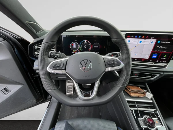 VOLKSWAGEN Tiguan eHybrid (PHEV) (2025) — foto 22 van 24