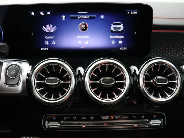 Mercedes-Benz EQB (2026) — foto 9 van 33