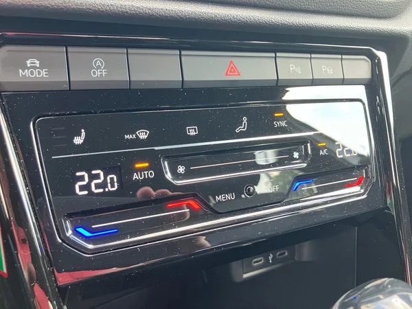 VOLKSWAGEN T-Roc (2023) — foto 10 van 24