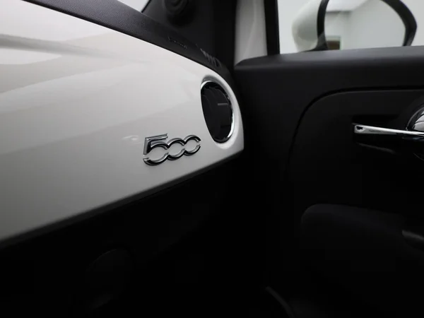 Fiat 500 (2023) — foto 17 van 41