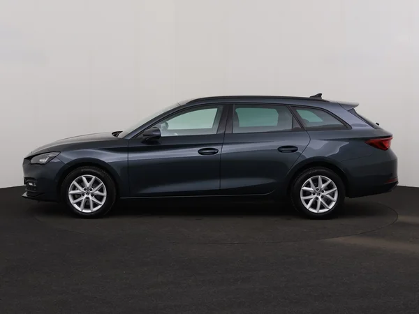 SEAT Leon (2023) — foto 12 van 27