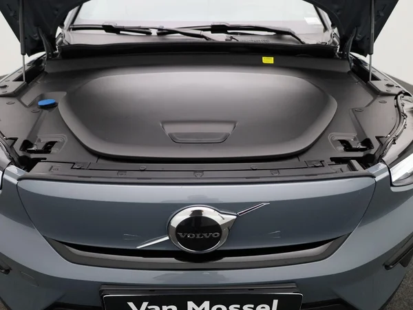 Volvo C40 (2023) — foto 28 van 47