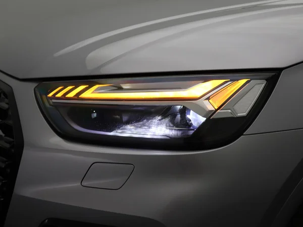 AUDI Q5 Sportback PHEV (2024) — foto 6 van 19
