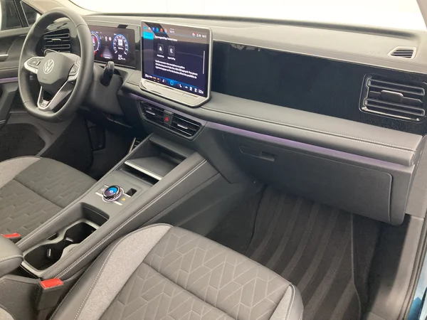 VOLKSWAGEN Tiguan (2025) — foto 26 van 36