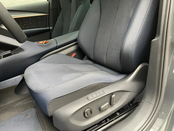 CUPRA Tavascan (2026) — foto 15 van 15