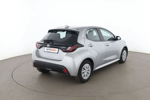 Toyota Yaris (2022) — foto 12 van 16