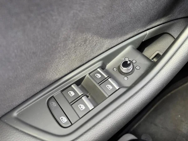 AUDI A4 Avant (2024) — foto 6 van 33
