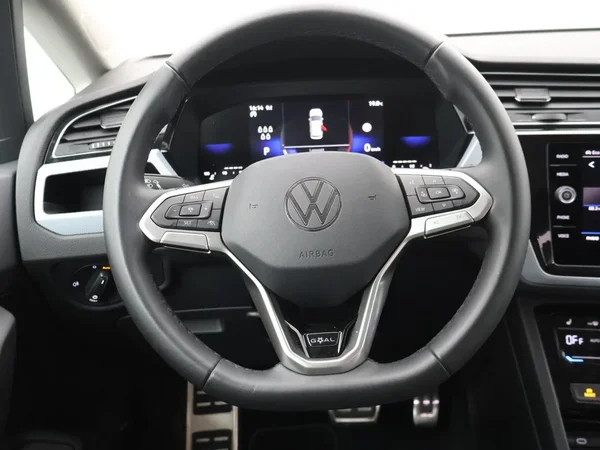 Volkswagen Touran (2025) — foto 14 van 29