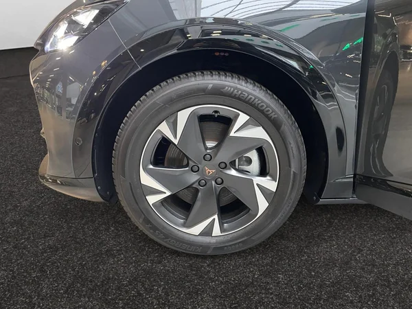 CUPRA Tavascan (2026) — foto 4 van 12