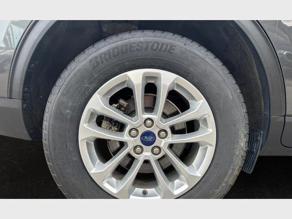 Ford Kuga (2022) — foto 18 van 26